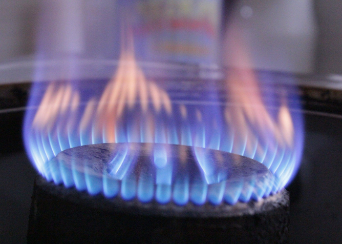 Blue and orange gas flame | Featured image for Plumber Rocklea.